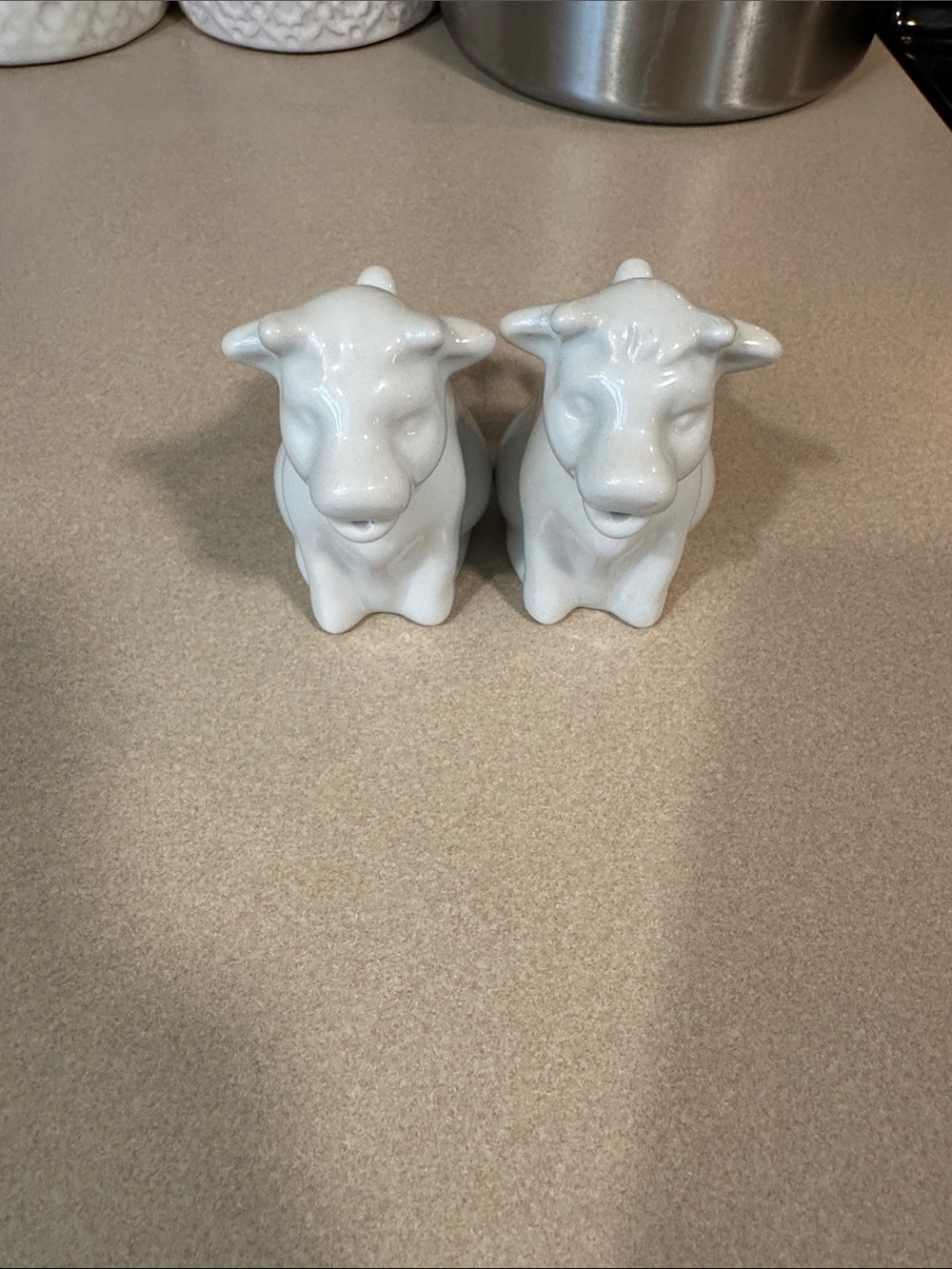 Ceramic Cow Salt and Pepper Shaker Set - White